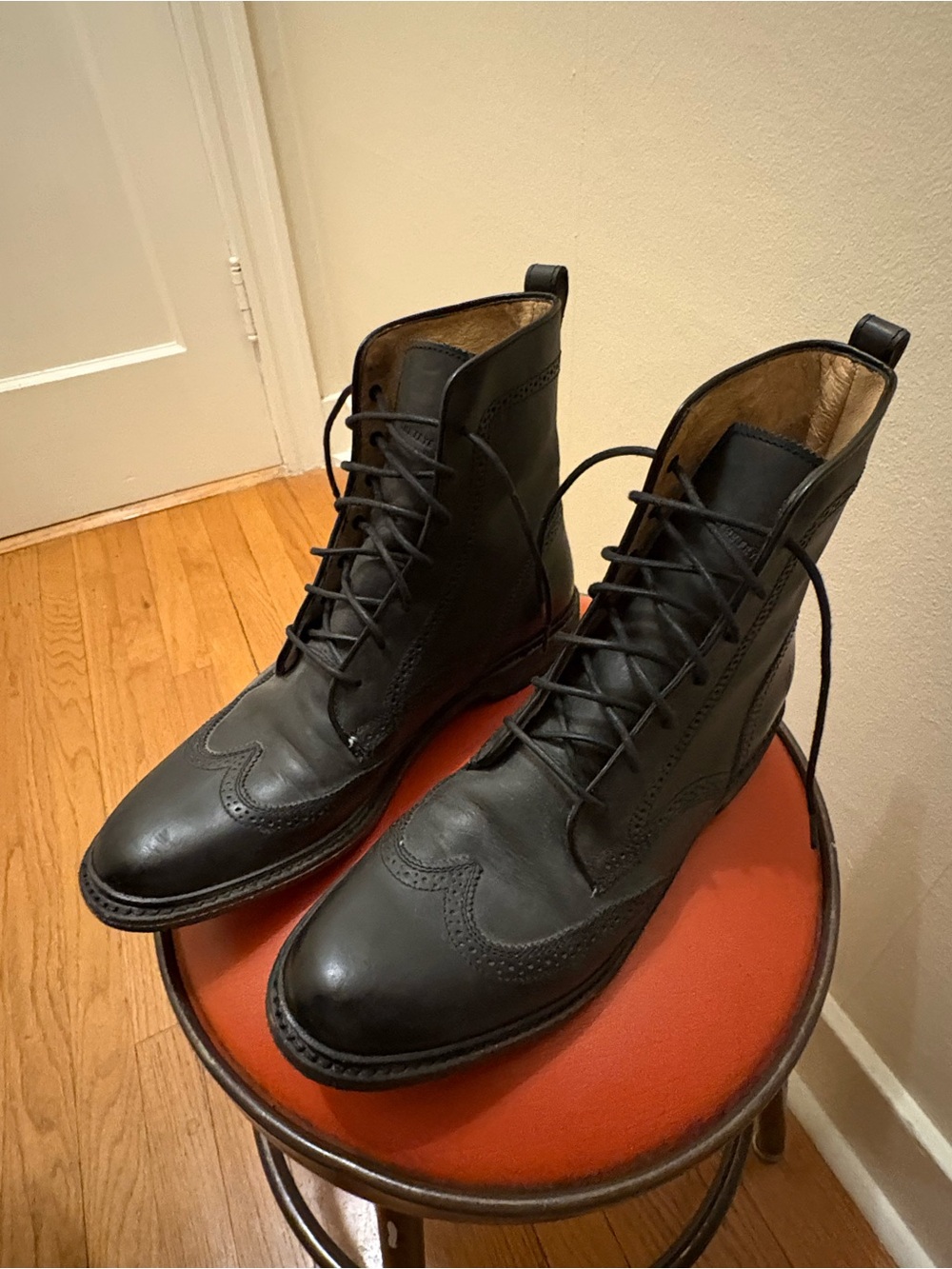 FRYE Women's Wingtip
Combat Boots Black Leather US Size 10 B